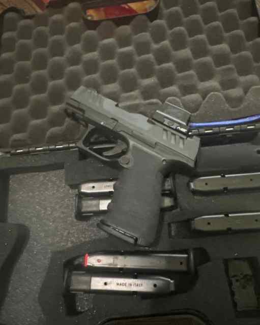 Walther PDP Compact, Holosun &amp; 7 Mags