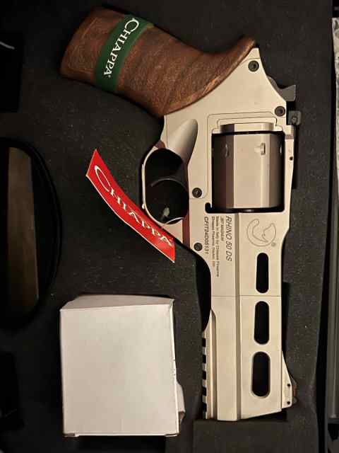 Chiappa Rhino 50DS 357 never shot 