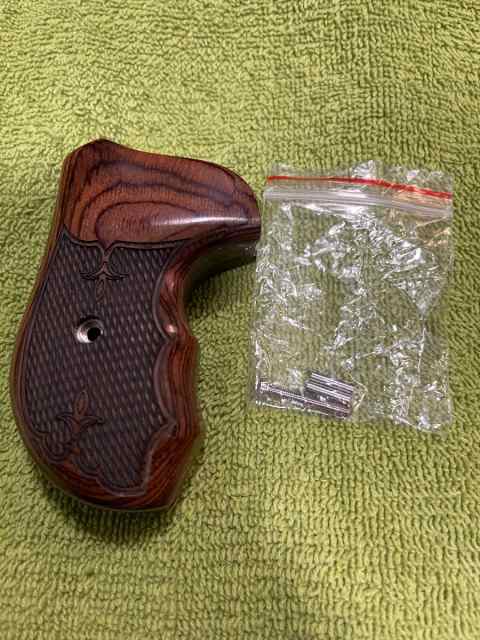Revolver J Frame Grips