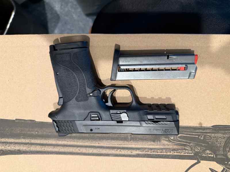 S&amp;w 2.0 4.25”. MP Sheild  $400
