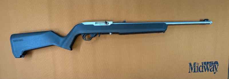 NEW IN BOX- Ruger 10/22 Carbine - 18.5&quot; MagpulMOE