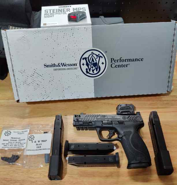 Smith and Wesson S&amp;W M&amp;P Full Size Carry Comp