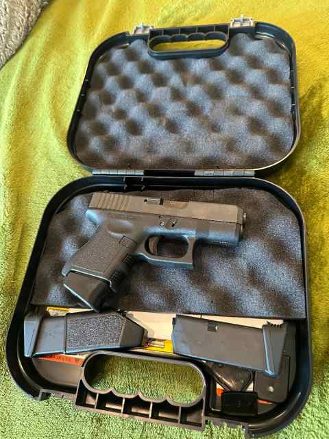 Gen 3 Glock 27 with extra mags