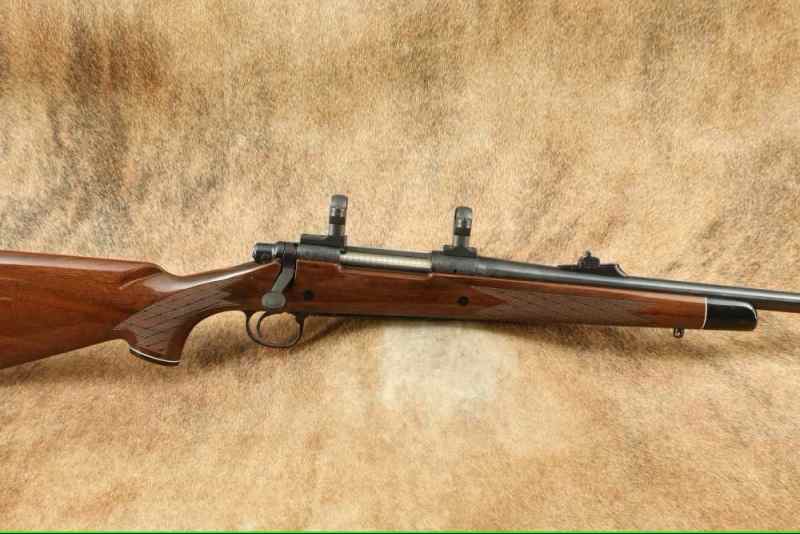 Remington Model 700 BDL Custom Deluxe .300 RUM 26”