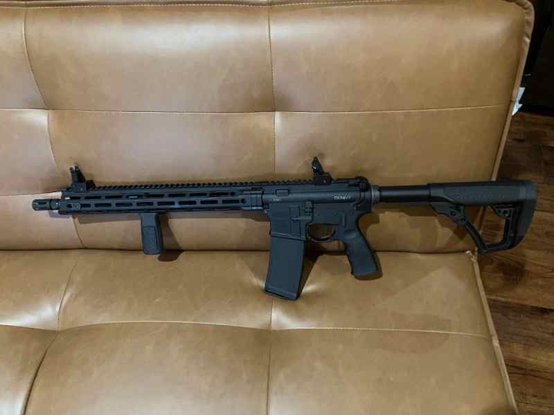 Daniel Defense DDM4 V7 16”
