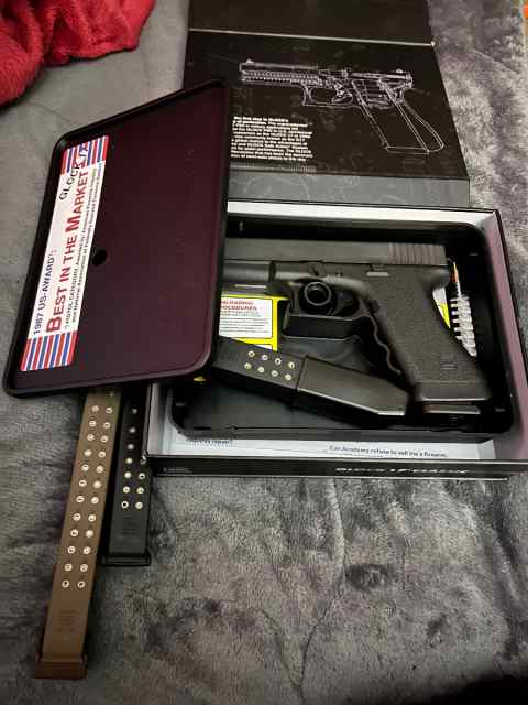 Glock 17 gen 1 unfired new 