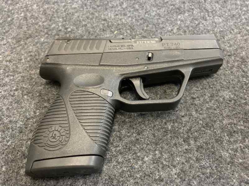 Taurus PT 740