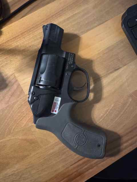 S&amp;W M&amp;P 38 Special w/ Crimson Laser