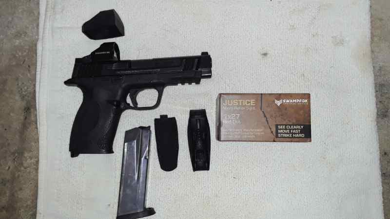 S&amp;W 45 acp with a Red Dot. reduced Price..6 June